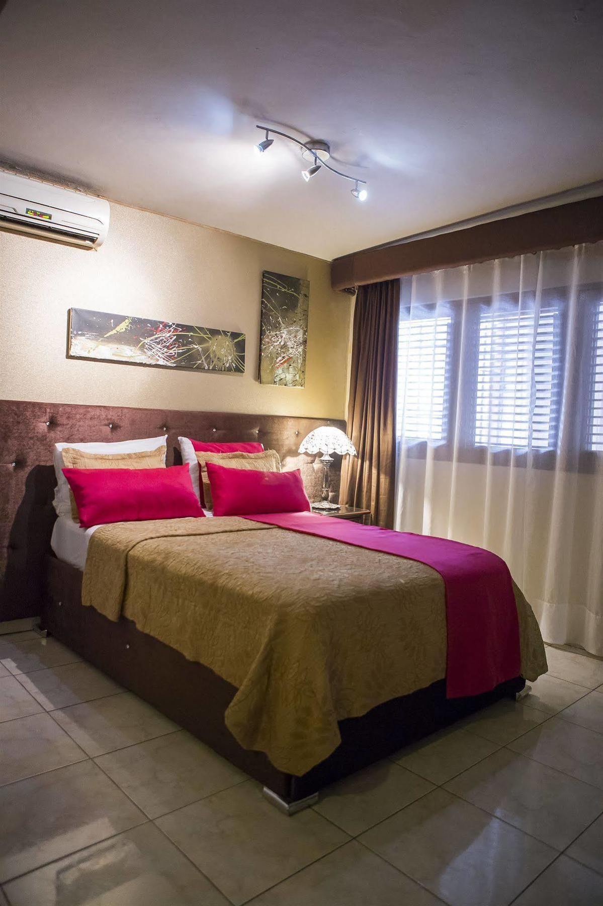 Hôtel Jardines Del Teatro à Saint-Domingue Extérieur photo
